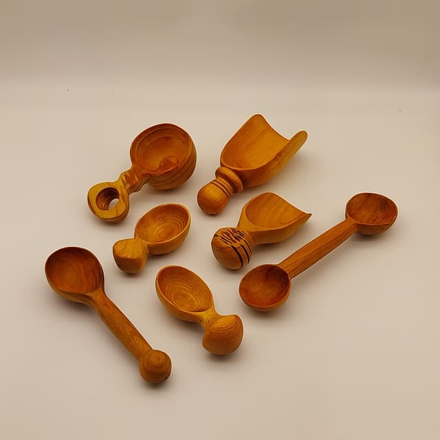 Palette e cucchiaini — cucchiai in legno tornito a mano